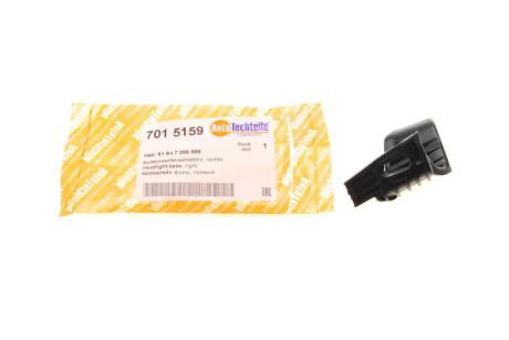 Кронштейн кріплення фари, правий AUTOTECHTEILE 701 5159