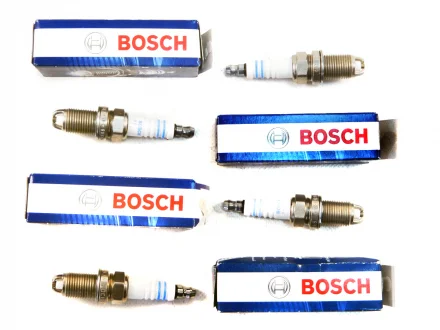 Свічки запалювання Лачетті 1.8 -07, Каптива 2.4, Нубіра, Еванда 2.0 BOSCH 0 242 229 654