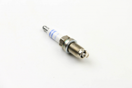 Свічка запалювання FR6HI332 IRIDIUM (VW,SKODA) BOSCH 0242240665