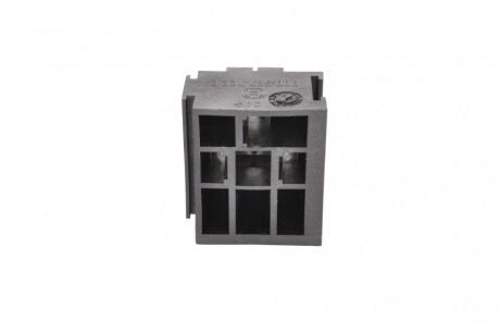 КОРПУС ШТЕПСЕЛЬНОГО ГНІЗДА BOSCH 3 334 485 008