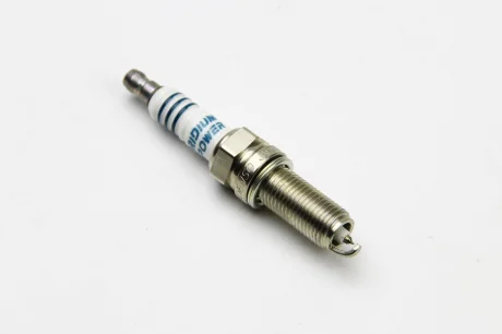 Свічка запалювання Iridium Power Citroen C-elysee Peugeot 301 1,2i-VTI, C2 C3 208 308 1,2VTI DENSO IXUH22I