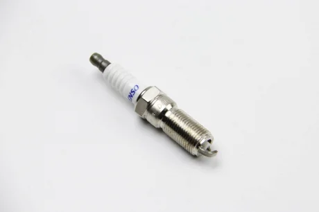 Свічка запалювання PLATINUM SUZUKI, FORD, GM (вир-во) DENSO PT16VR13