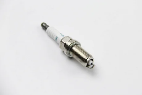 Свічка запалювання IRIDIUM SUZUKI GRAND VITARA II 05-, TOYOTA LC PRADO 02-10 DENSO SK20HR11
