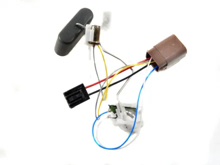 Датчик уровня топлива Авео 1.6 GM 96830563