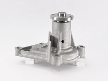 Насос водяной Hyundai Accent 1.5/1.6 95-10/ Elantra 1.6 00-06/ Getz 1.1/1.4/1.6 GMB GWHY201A