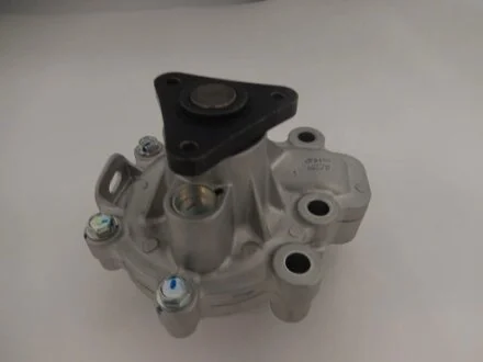 Насос водяний з патрубком та сальником Mazda 2 1.5 14/19-/ 3 1.5/2.0 13-/19-/ 6 2.0/2.5 12-  GMB GWMZ79AH