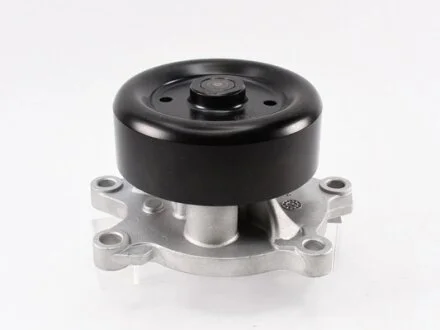 Насос водяной Nissan Juke 1.6 10-/14-/ Qashqai 2.0 14-/ X-Trail 14-  GM GMB GWN116A