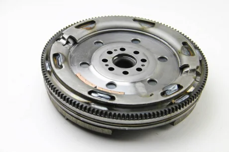 Маховик VW LT 28-35, 28-46 II 2,5TDI 99-06 (вир-во Luk) LuK 415 0191 10