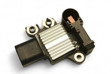 Реле регулятор напряжения генератора GAMMA Cerato 06-, Elantra 06- (2B100) MANDO BN373702B100