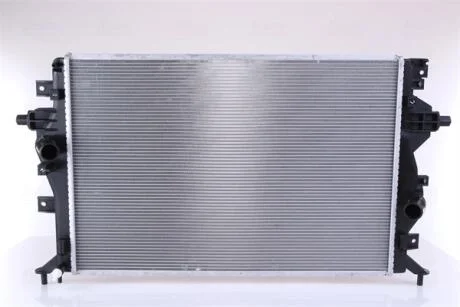 Радіатор охолоджування NISSENS 606607