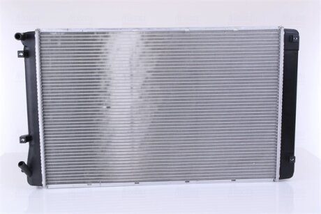 Радіатор охолоджування NISSENS 606608