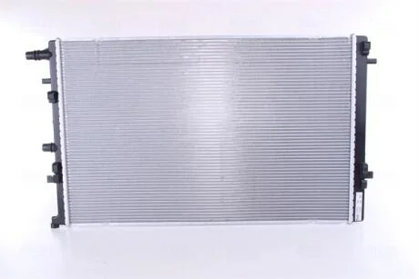 Радіатор охолодження двигуна NISSENS 606762