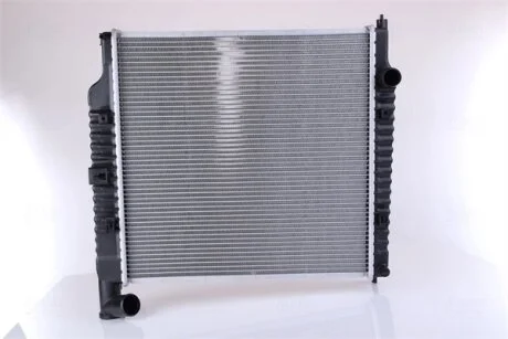 Радіатор охолоджування NISSENS 61021A