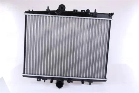 Радіатор охолоджування NISSENS 61295A