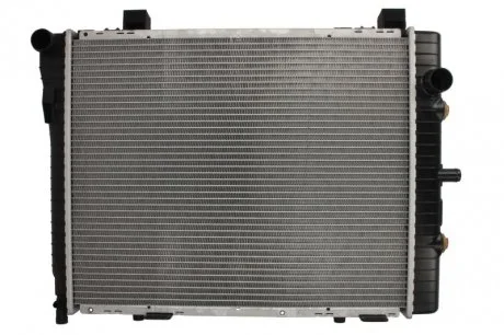 Радіатор охолодження MERCEDES C-CLASS W202/CLK-CLASS W208 (вир-во Nissens) NISSENS 62712A