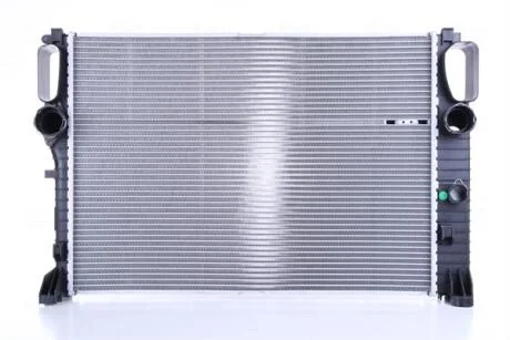 Радіатор охолоджування NISSENS 67105
