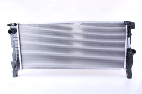 Радіатор охолодження двигуна NISSENS 69711