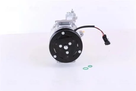 Компресор кондиціонера NISSENS 890758
