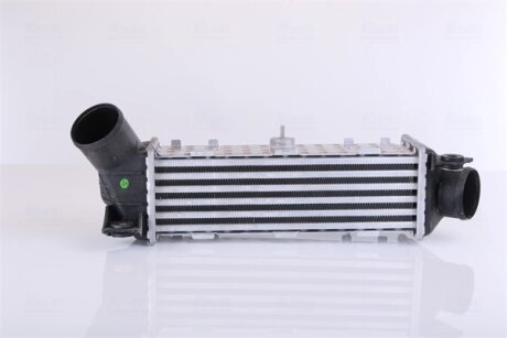 Радіатор інтеркулера NISSENS 96796