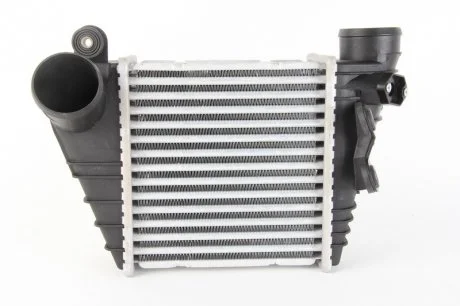 Iнтеркулер AUDI, SEAT, VW (вир-во Nissens) NISSENS 96847