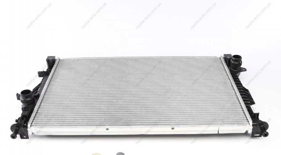 Радіатор охолодження двигуна (вир-во Nissens) NRF 53811 (фото 1)