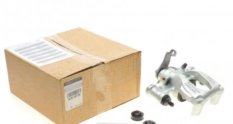Суппорт зад пр Master 10- RENAULT 440013972R