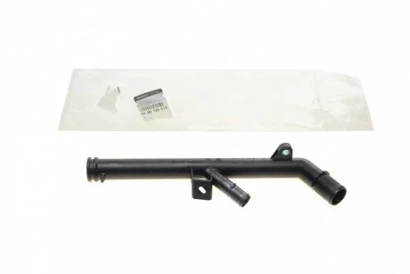 Патрубок охлаждения 1,4/1,6 16V Renault Megane II, Logan, Clio II  Renault RENAULT 8200134513
