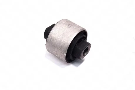 Сайлентблок ричага VW PASSAT 96-05, AUDI A4, A6 передн. вісь RIDER RD.3445985430