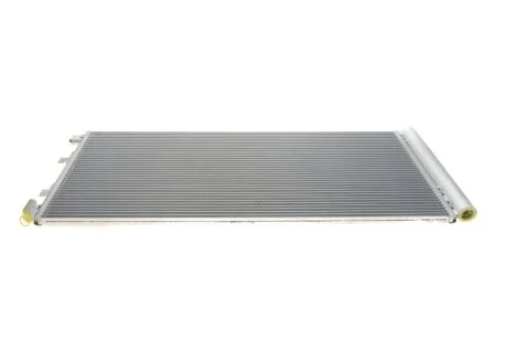 Конденсер кондіционера (пр-во VALEO) Valeo 814179