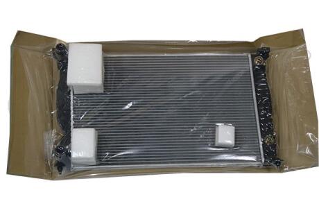 Радиатор охлаждения двигателя Audi A4 (04-08) VIKA 11211818901
