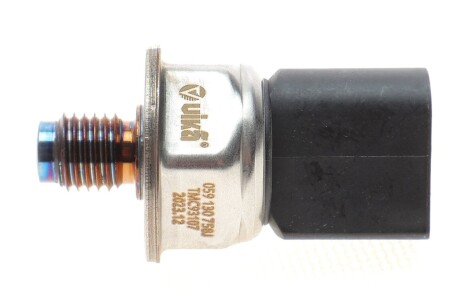 Датчик давления VW Touareg (04-10;10-)/Audi A4 (07-12),Q7 (07-15) VIKA 11301579101